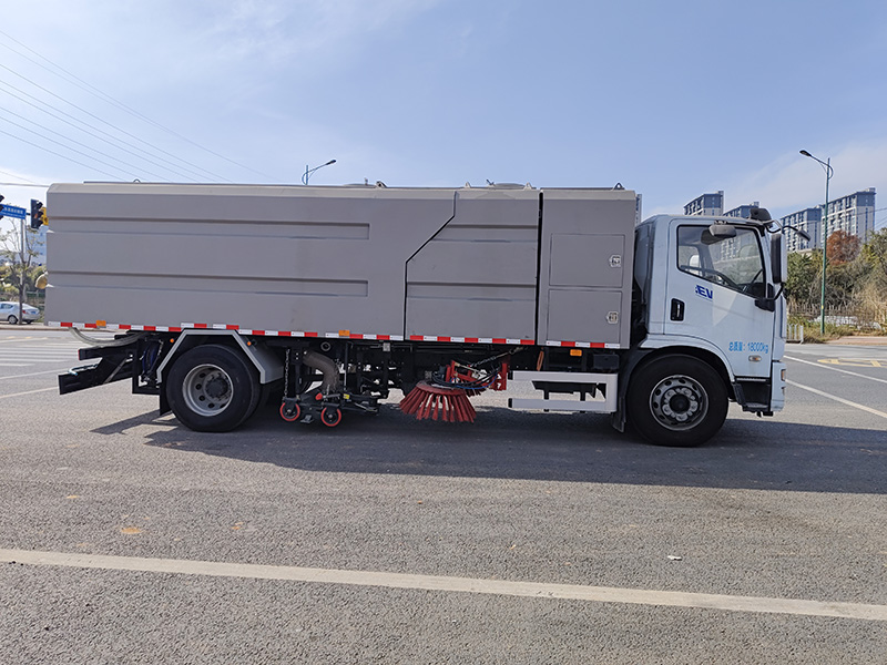 XZL5180TXSBEV型纯电动洗扫车