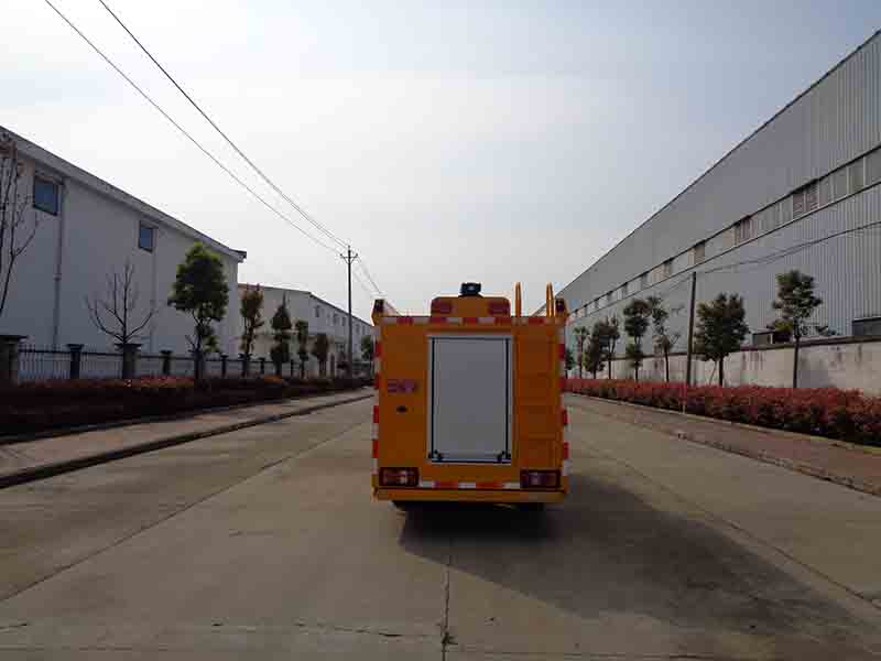 XZL5041XXH6型救险车