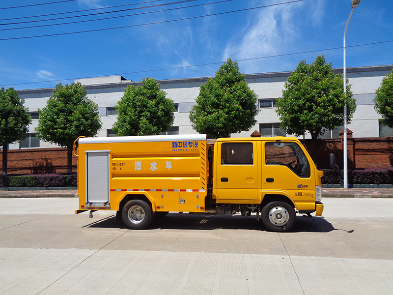 XZL5072GSS6型洒水车