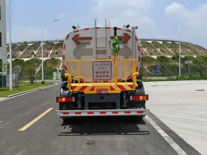 XZL5250GPSBEV型纯电动绿化喷洒车