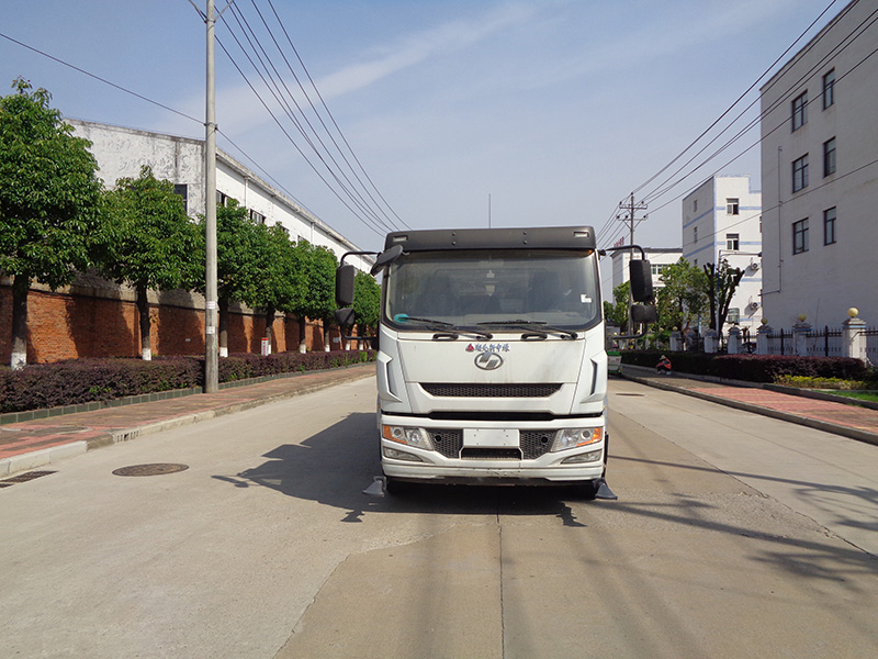 XZL5185GPSBEV型纯电动绿化喷洒车