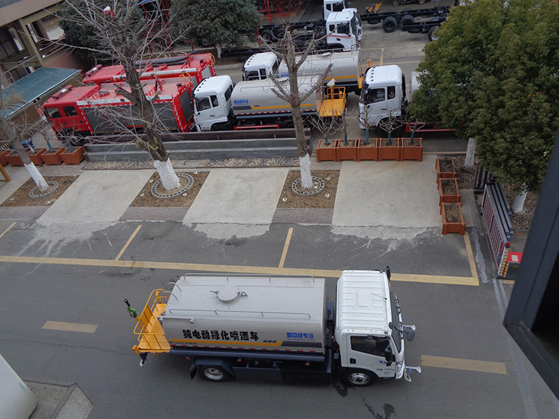 XZL5125GPSBEV型纯电动绿化喷洒车