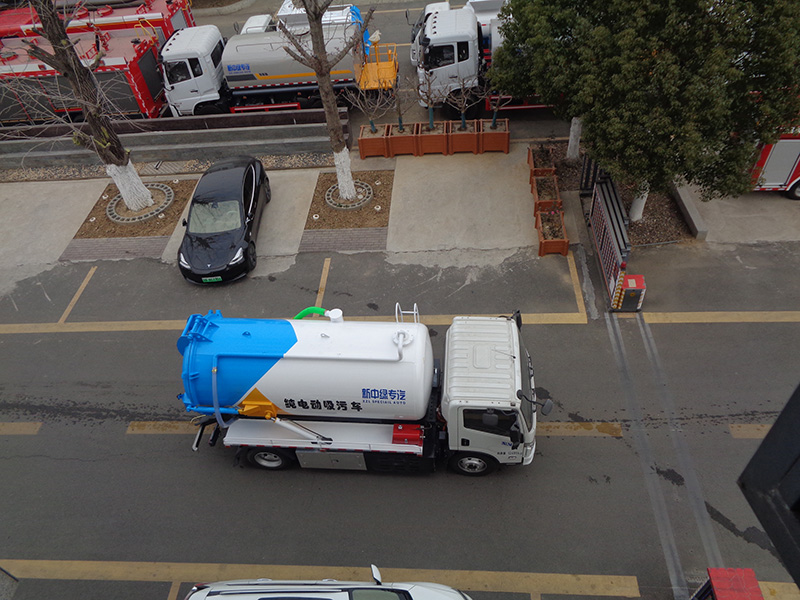 XZL5125GXWBEV型纯电动吸污车