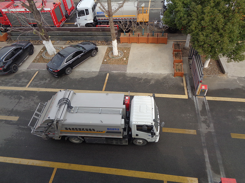 XZL5125ZYSBEV型纯电动压缩式垃圾车