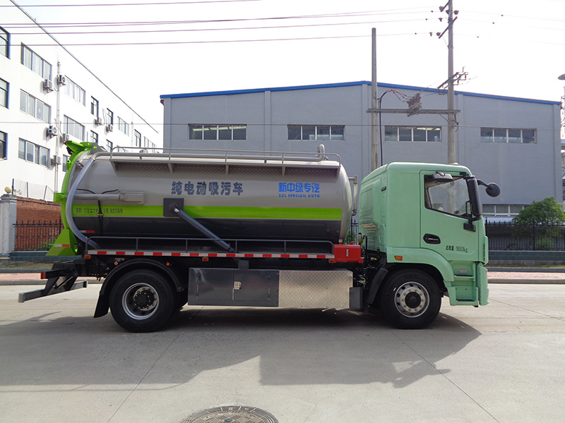 XZL5183GXWBEV型纯电动吸污车