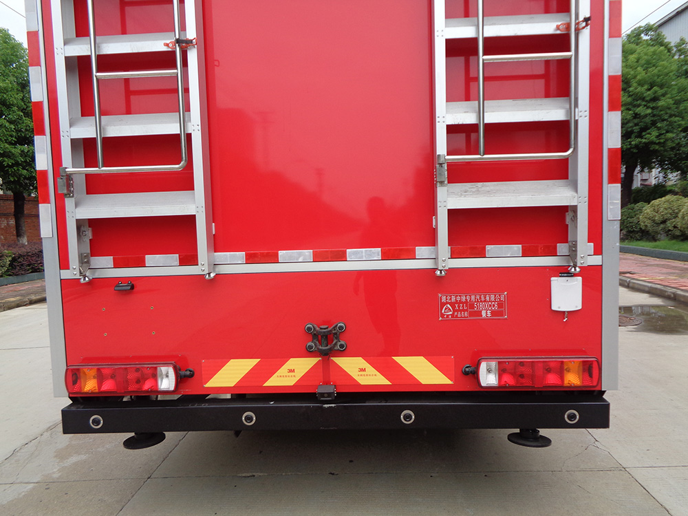 XZL5180XCC6型餐车