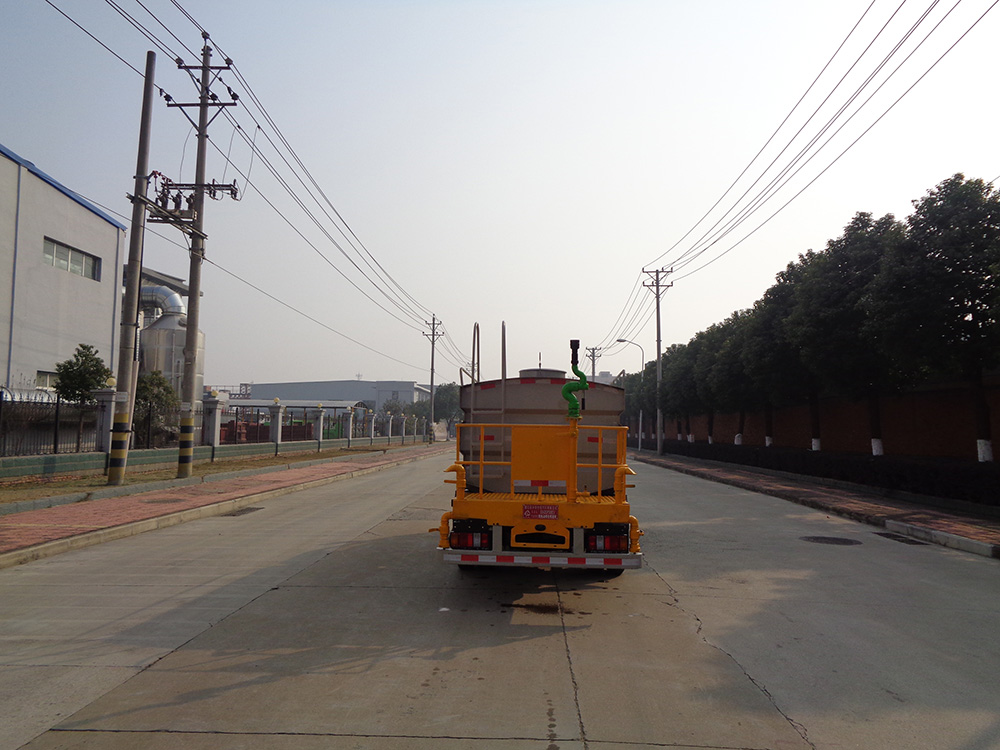 XZL5042GPSBEV型纯电动绿化喷洒车