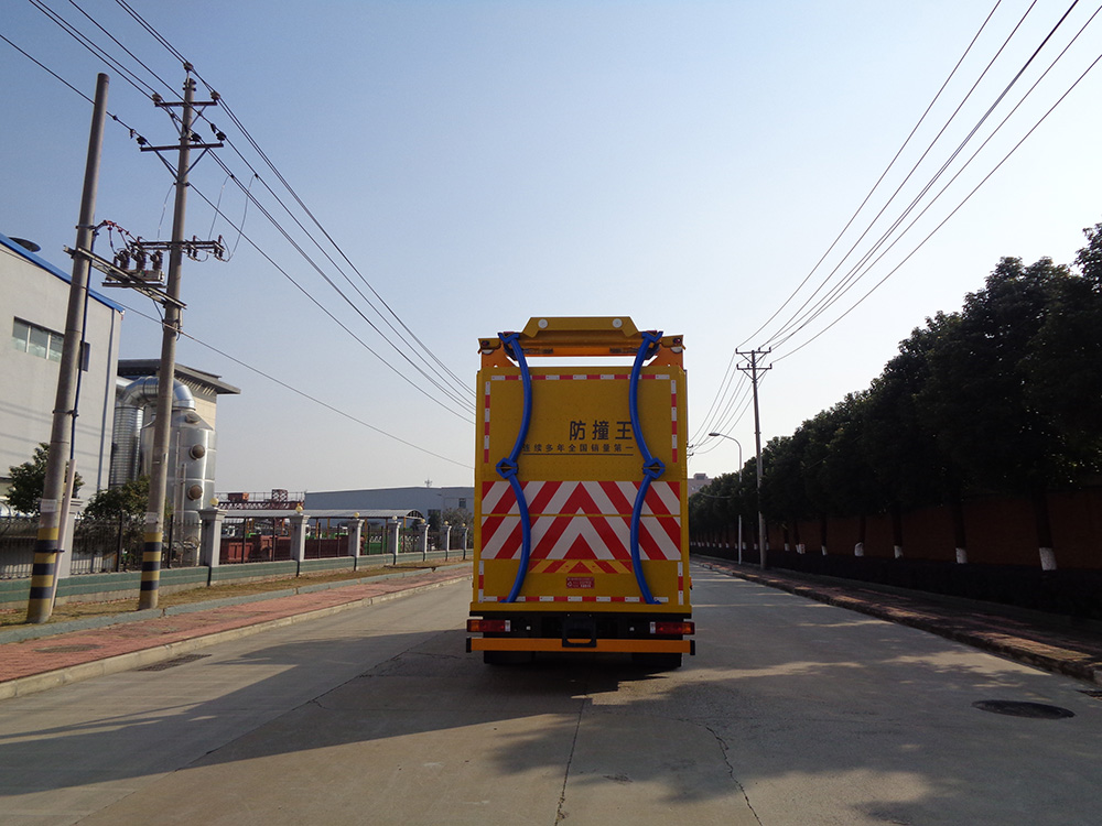 XZL5120TFZ6型防撞缓冲车