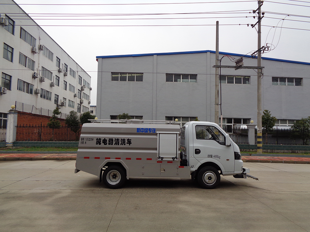 XZL5042GQXBEV型纯电动清洗车
