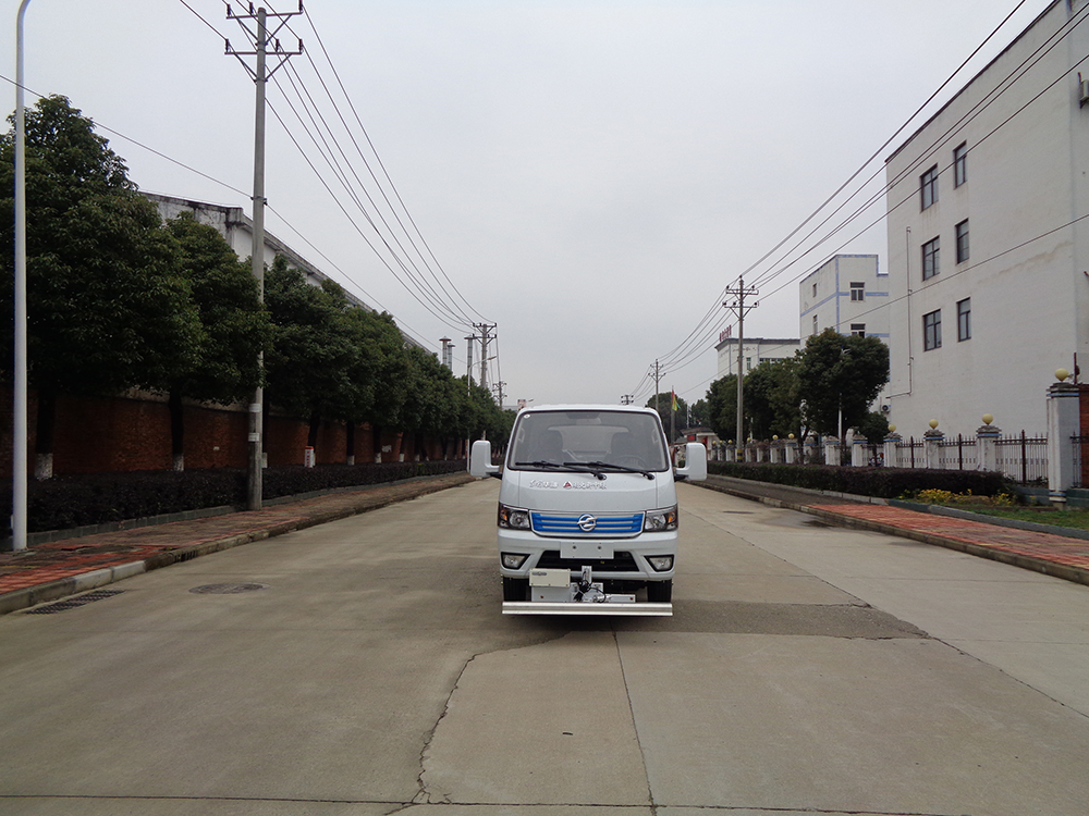 XZL5042GQXBEV型纯电动清洗车